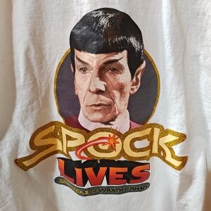 Star Trek II The Wrath of Khan "Spock Lives" White and Red T-Shirt Size Small